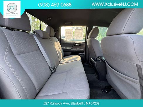 Used 2019 Toyota Tacoma TRD Sport w/ Technology Package image 25