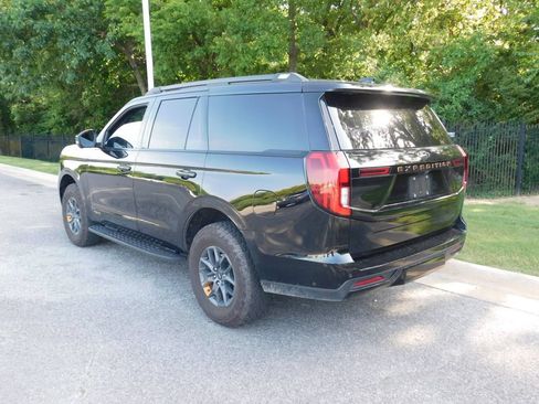 Used 2025 Ford Expedition Tremor AWD/4WD image 10