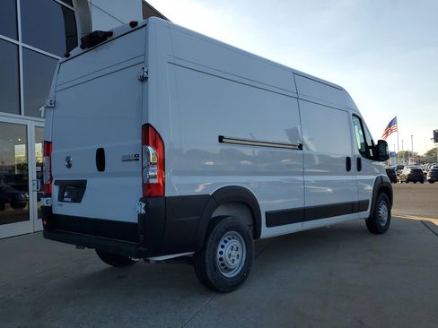 Used 2025 RAM ProMaster 2500 w/ Convenience Group image 4