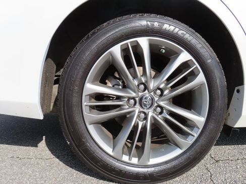 Used 2016 Toyota Camry SE FWD image 37