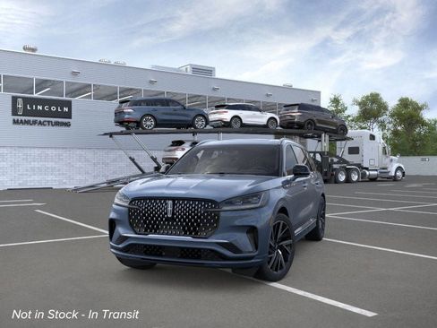 New 2026 Lincoln Aviator Black Label w/ Dynamic Handling Package image 2