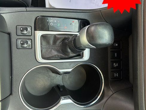 Certified 2019 Toyota Highlander XLE image 16