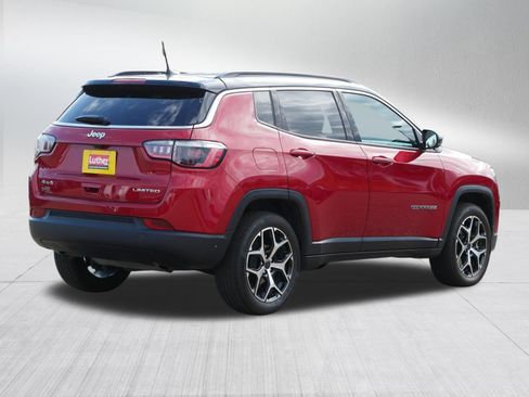 Used 2025 Jeep Compass Limited AWD/4WD image 7