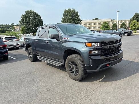 Used 2020 Chevrolet Silverado 1500 Custom Trail Boss w/ Custom Convenience Package AWD/4WD image 2