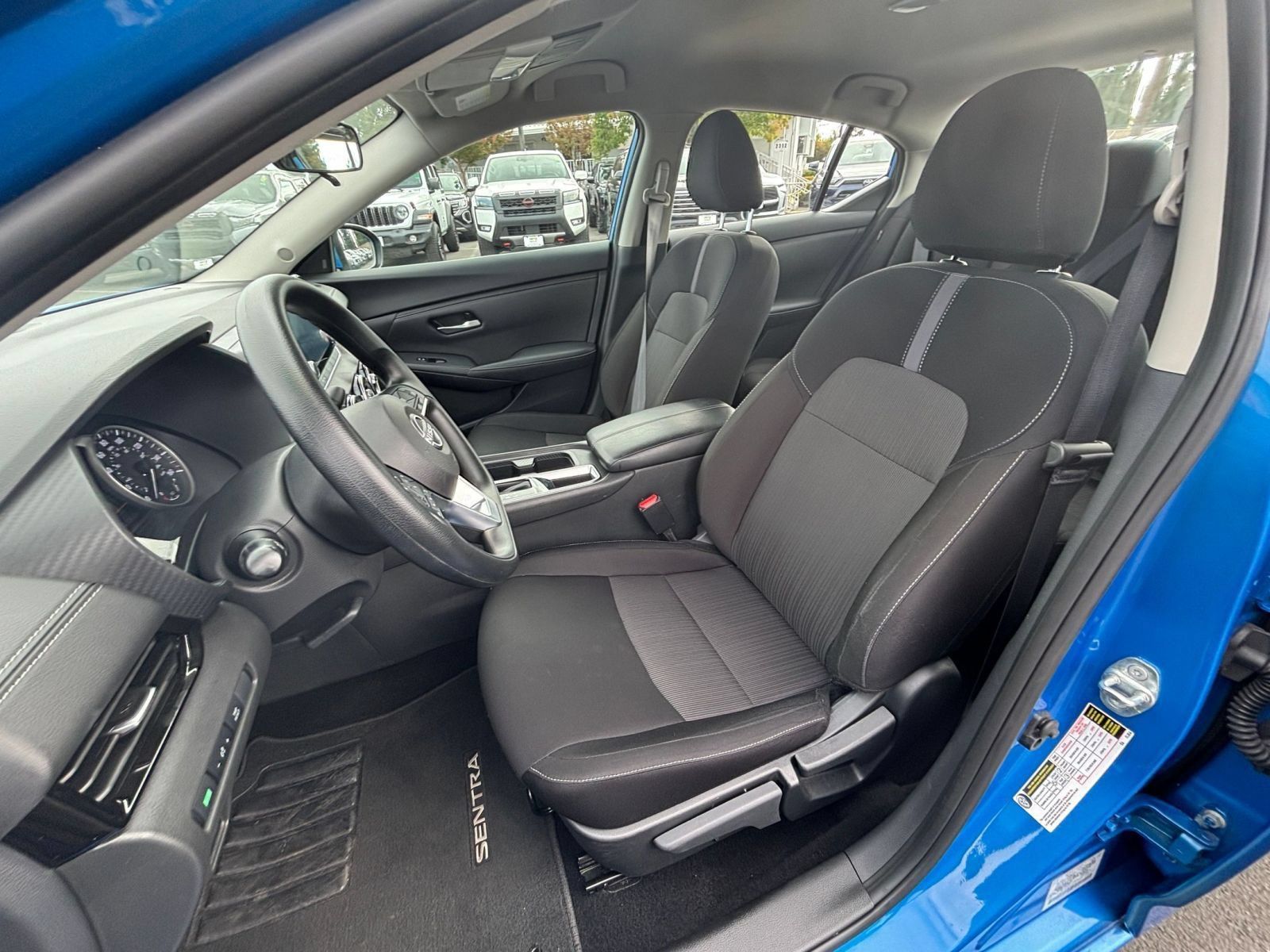 Used 2025 Nissan Sentra SV FWD image 33