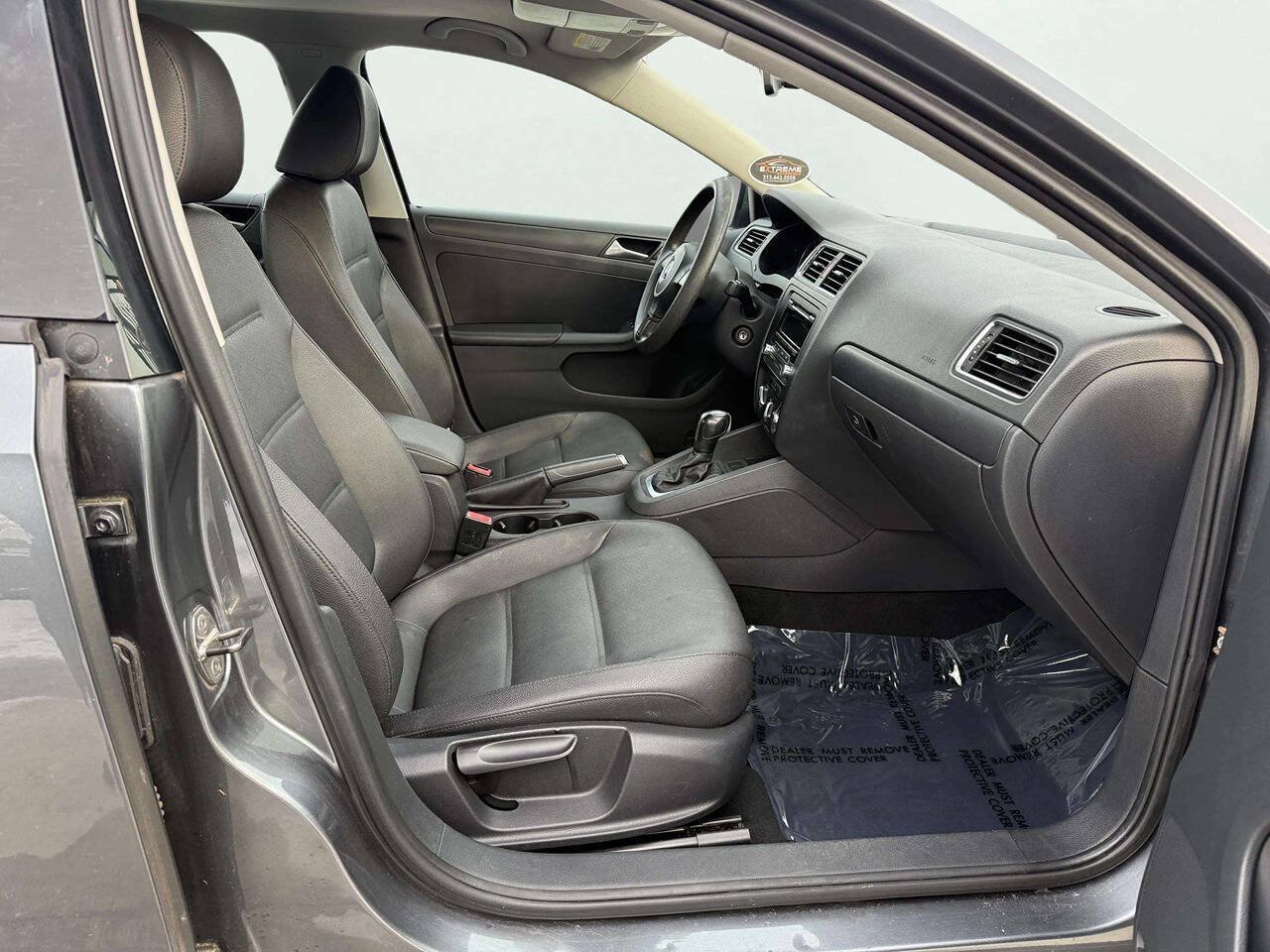 Used 2012 Volkswagen Jetta SE FWD image 12