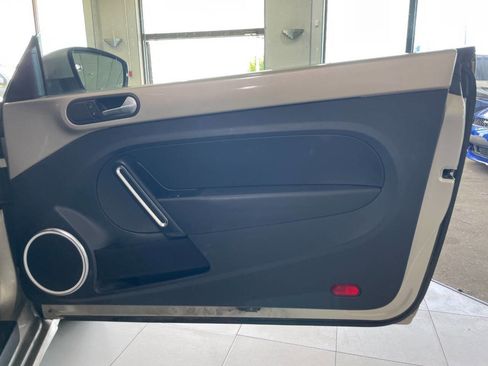 Used 2012 Volkswagen Beetle 2.5 image 18