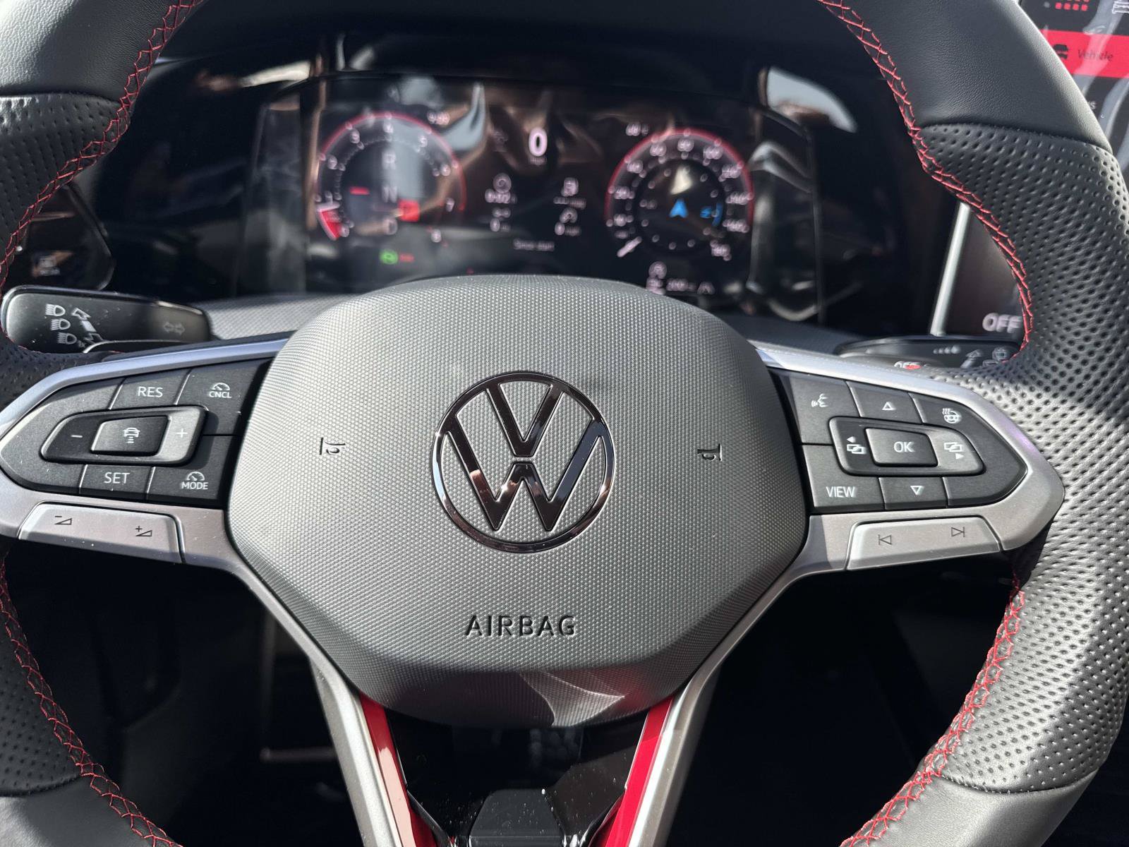 New 2026 Volkswagen GTI SE FWD image 17