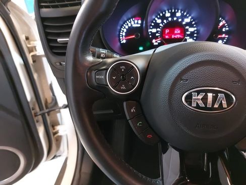 Used 2015 Kia Soul ! w/ Umber Package 1 FWD image 16