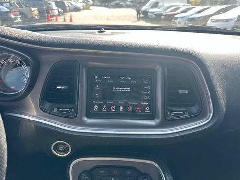 Used 2022 Dodge Challenger GT RWD image 17