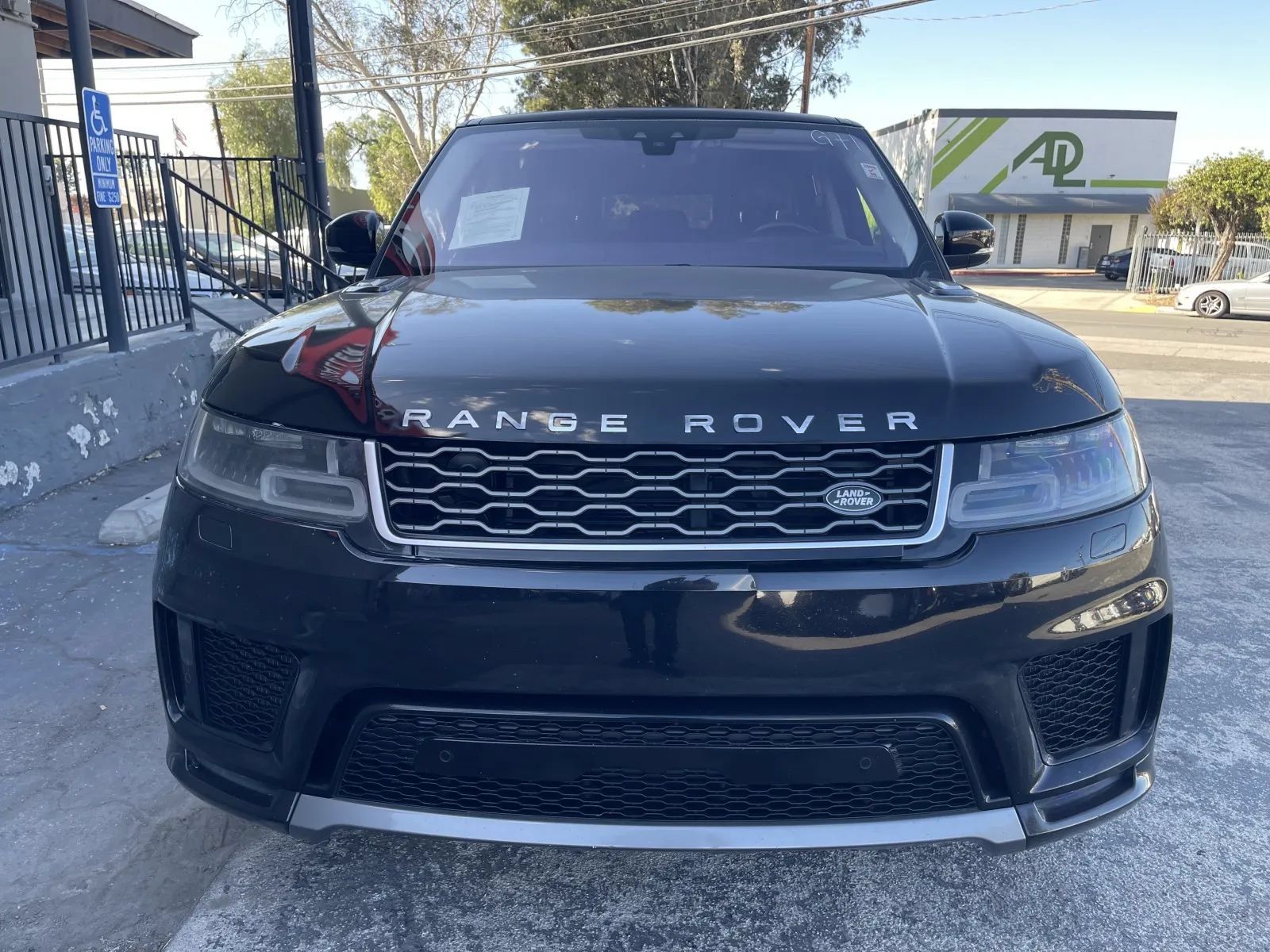 Used 2020 Land Rover Range Rover Sport HSE AWD/4WD image 2