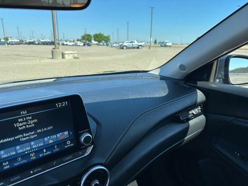 Used 2025 Nissan Sentra SV FWD image 34