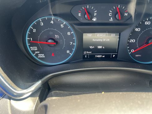 Used 2018 Chevrolet Equinox LS AWD/4WD image 18