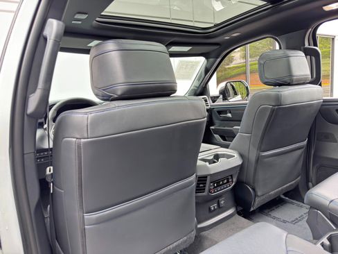 Used 2023 Toyota Sequoia Platinum AWD/4WD image 39