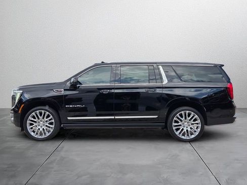 New 2026 GMC Yukon XL Denali w/ Denali Reserve Package AWD/4WD image 3