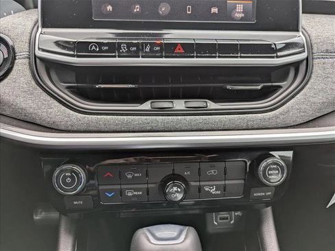 New 2026 Jeep Compass Latitude image 18