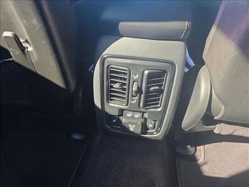 Used 2018 Jeep Grand Cherokee Limited image 14