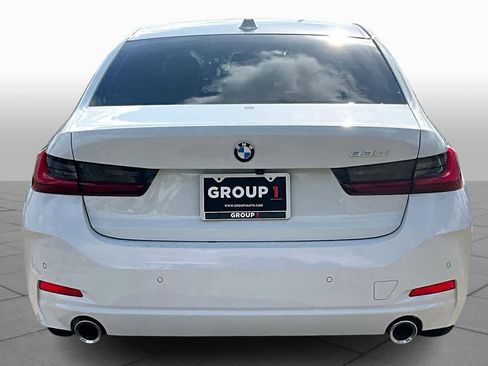 Used 2025 BMW 330i Sedan w/ Convenience Package RWD image 4