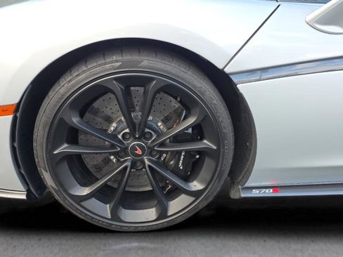 Used 2018 McLaren 570S Spider RWD image 16