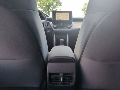Used 2023 Toyota Corolla Cross LE FWD image 32