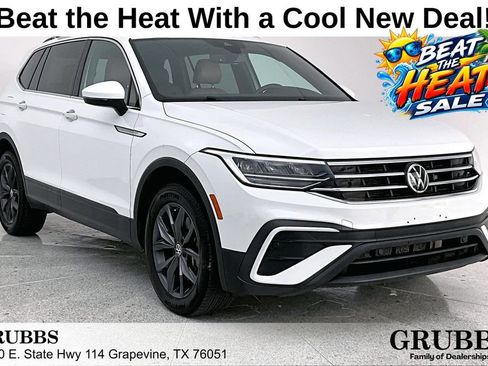 Used 2022 Volkswagen Tiguan SE FWD image 1