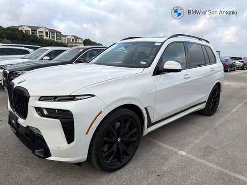 Used 2025 BMW X7 xDrive40i w/ M Sport Package AWD/4WD image 1