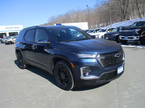 Certified 2023 Chevrolet Traverse LT w/ Midnight/Sport Edition image 3