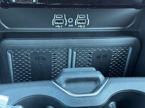 New 2026 RAM 2500 Laramie AWD/4WD image 39
