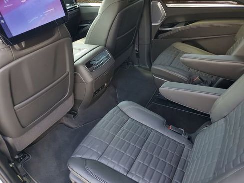 New 2026 Cadillac Escalade ESV Platinum Sport w/ LPO, ONYX Package AWD/4WD image 7