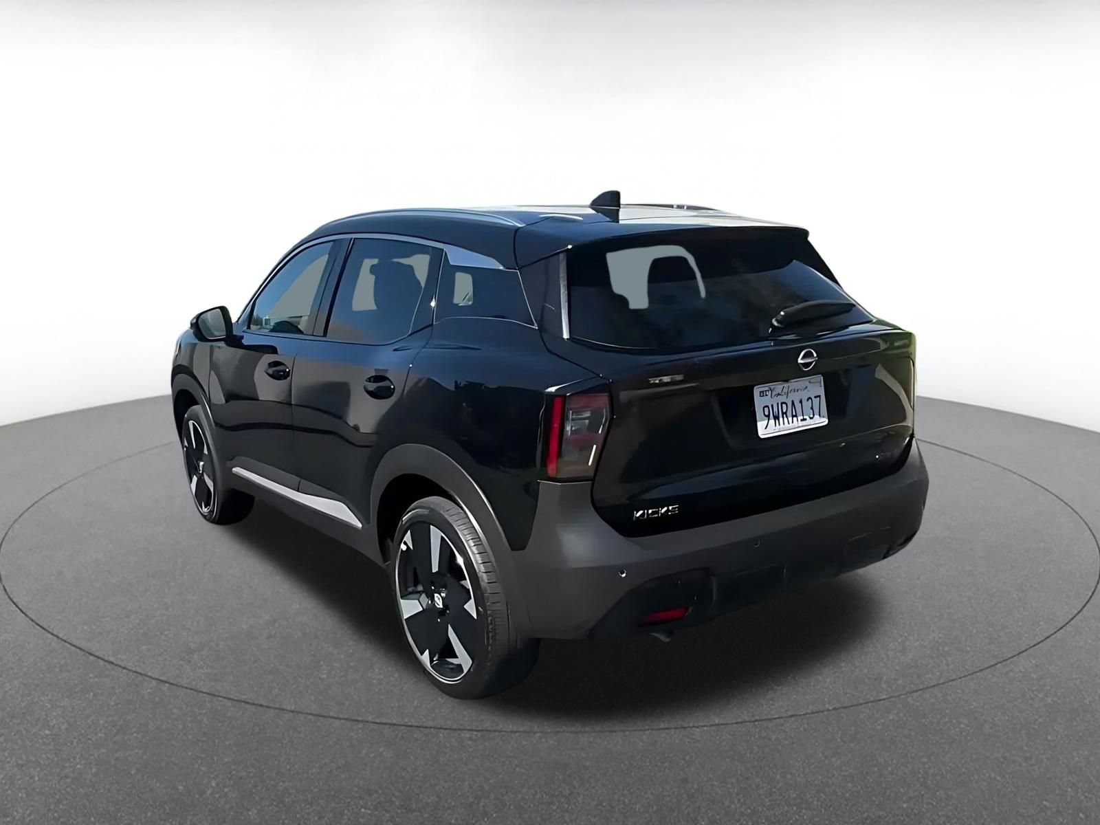 Used 2026 Nissan Kicks SR AWD/4WD image 10