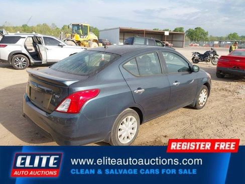 Used 2017 Nissan Versa SV image 8