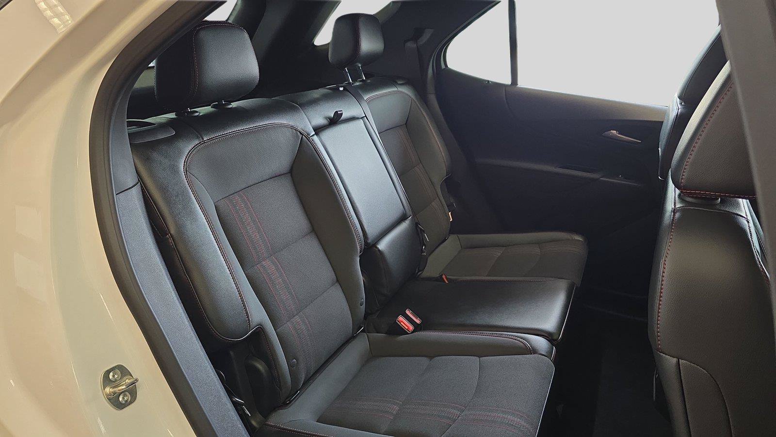 Used 2024 Chevrolet Equinox RS FWD image 17