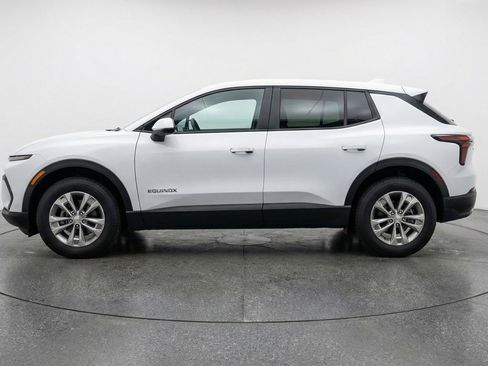 Used 2025 Chevrolet Equinox LT FWD image 5