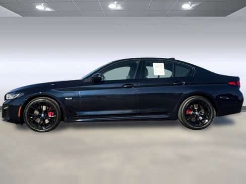 Used 2023 BMW 530e w/ Executive Package image 2