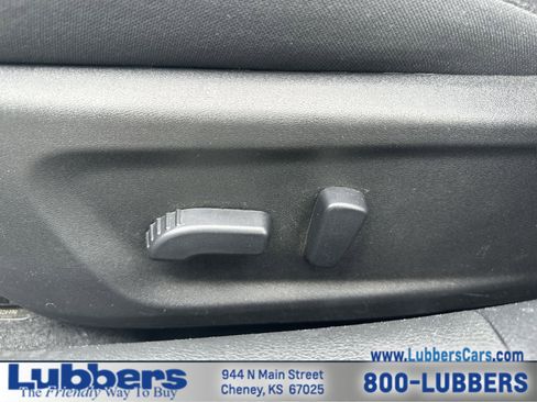 Used 2025 Nissan Altima 2.5 SV FWD image 12