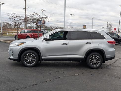 Used 2019 Toyota Highlander XLE image 5