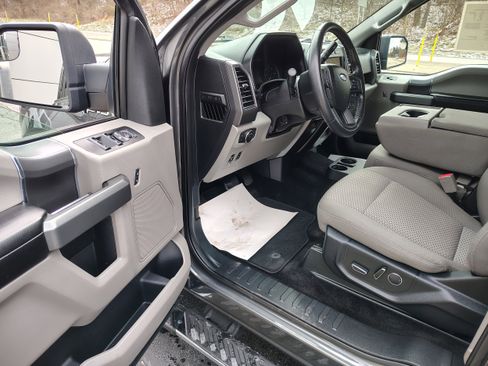 Used 2018 Ford F150 XLT w/ Equipment Group 302A Luxury image 14