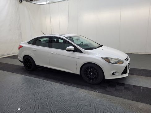 Used 2014 Ford Focus Titanium FWD image 11