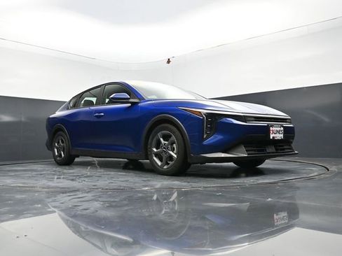 Used 2025 Kia K4 LXS image 43