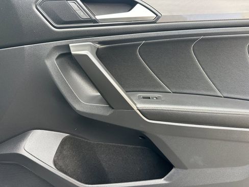 Used 2022 Volkswagen Tiguan SE image 20