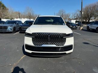 New 2025 Lincoln Navigator Reserve video 2