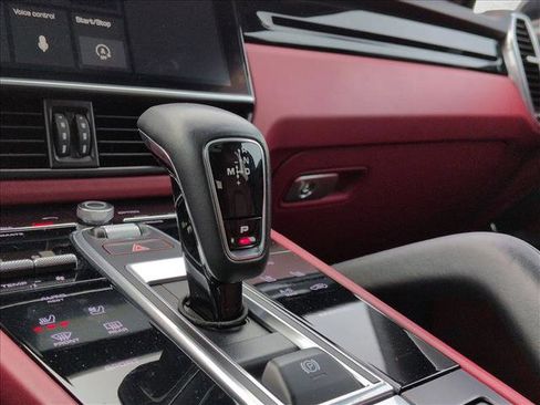 Used 2020 Porsche Cayenne image 12