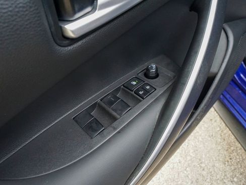 Used 2022 Toyota Corolla SE w/ SE Premium Package image 16