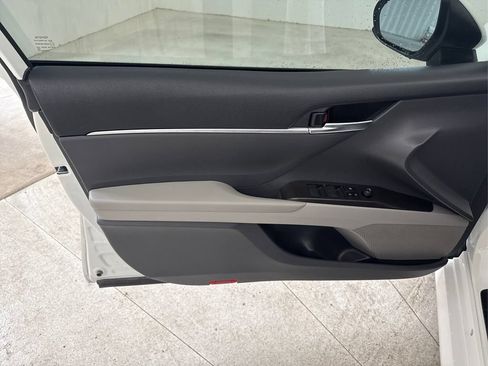 Used 2022 Toyota Camry LE FWD image 31