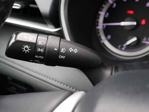 Used 2022 Toyota Highlander XSE FWD image 19