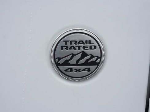 Used 2018 Jeep Wrangler Unlimited Sahara image 10