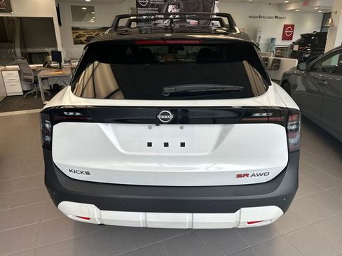 New 2026 Nissan Kicks SR w/ Cold Weather Package AWD/4WD image 2