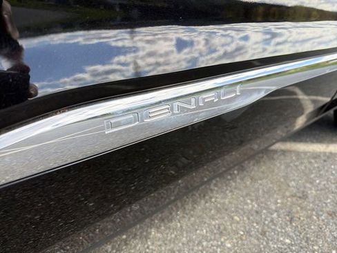Used 2020 GMC Acadia Denali w/ Technology Package AWD/4WD image 33