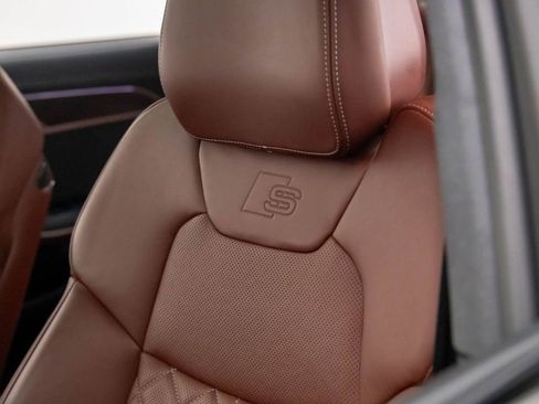 Used 2022 Audi S8 image 17