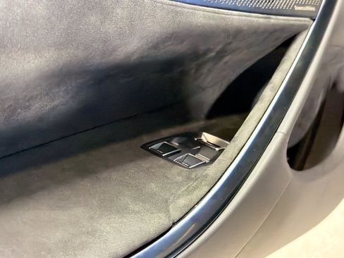 Used 2024 McLaren Artura RWD image 20